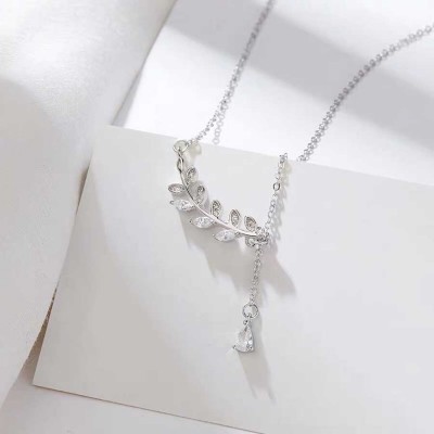 Dây chuyền kim cương hình lá liễu